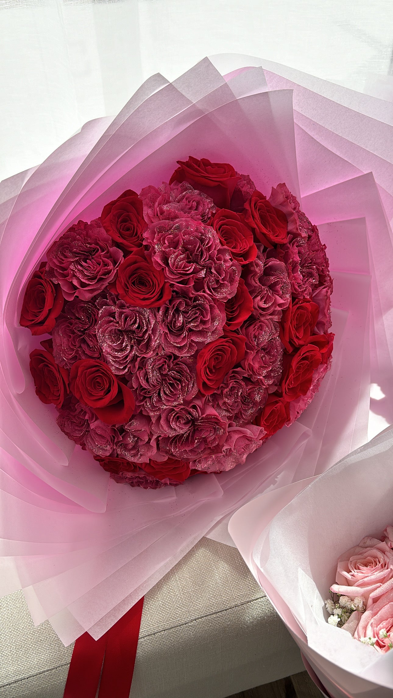 50 Long Stem Glitter Roses