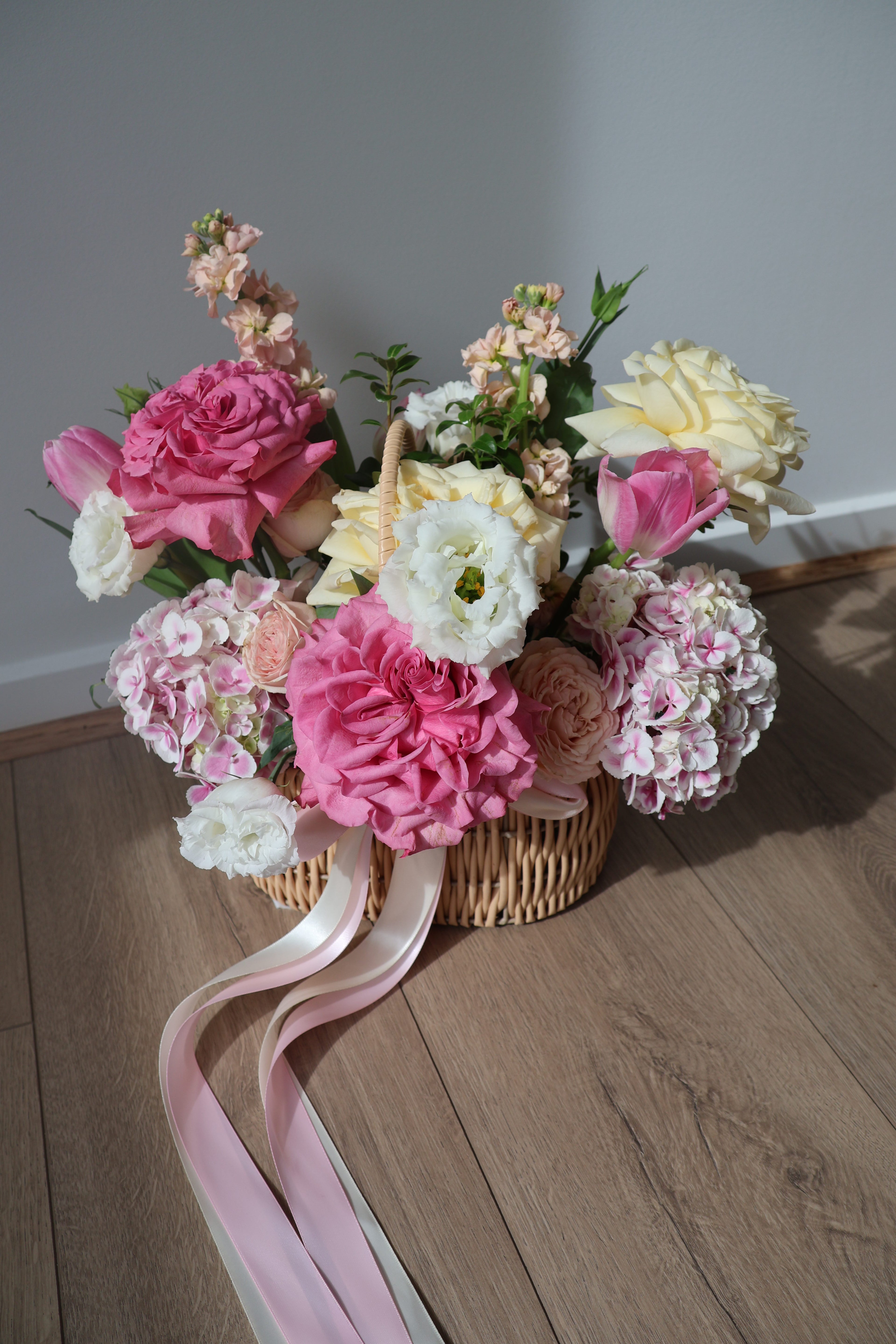 Rosé Bloom Basket